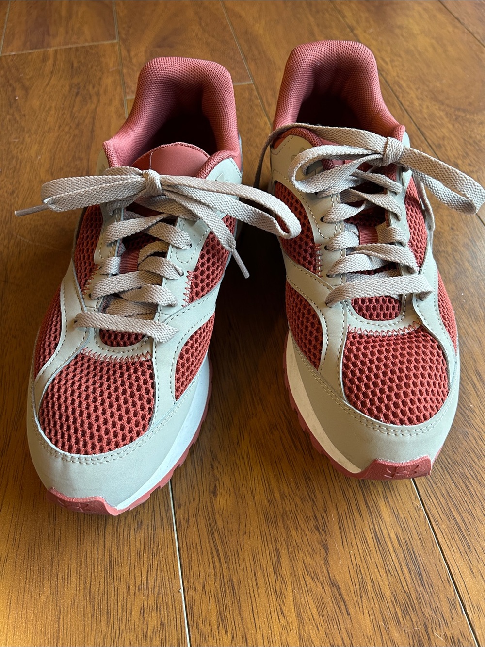 Under Armour Jogger Women's Shoes in Timberwolf Taupe and Cinna Red nearly new